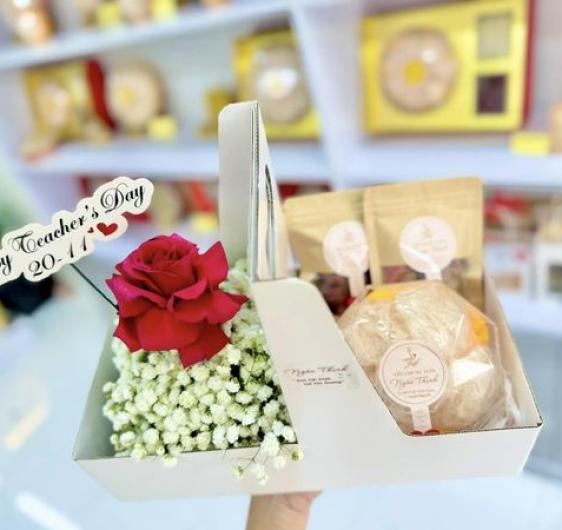 Sản phẩm Set 25g yến mix hoa tươi